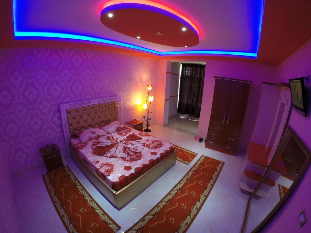Hotel Buza New Shtoj エクステリア 写真